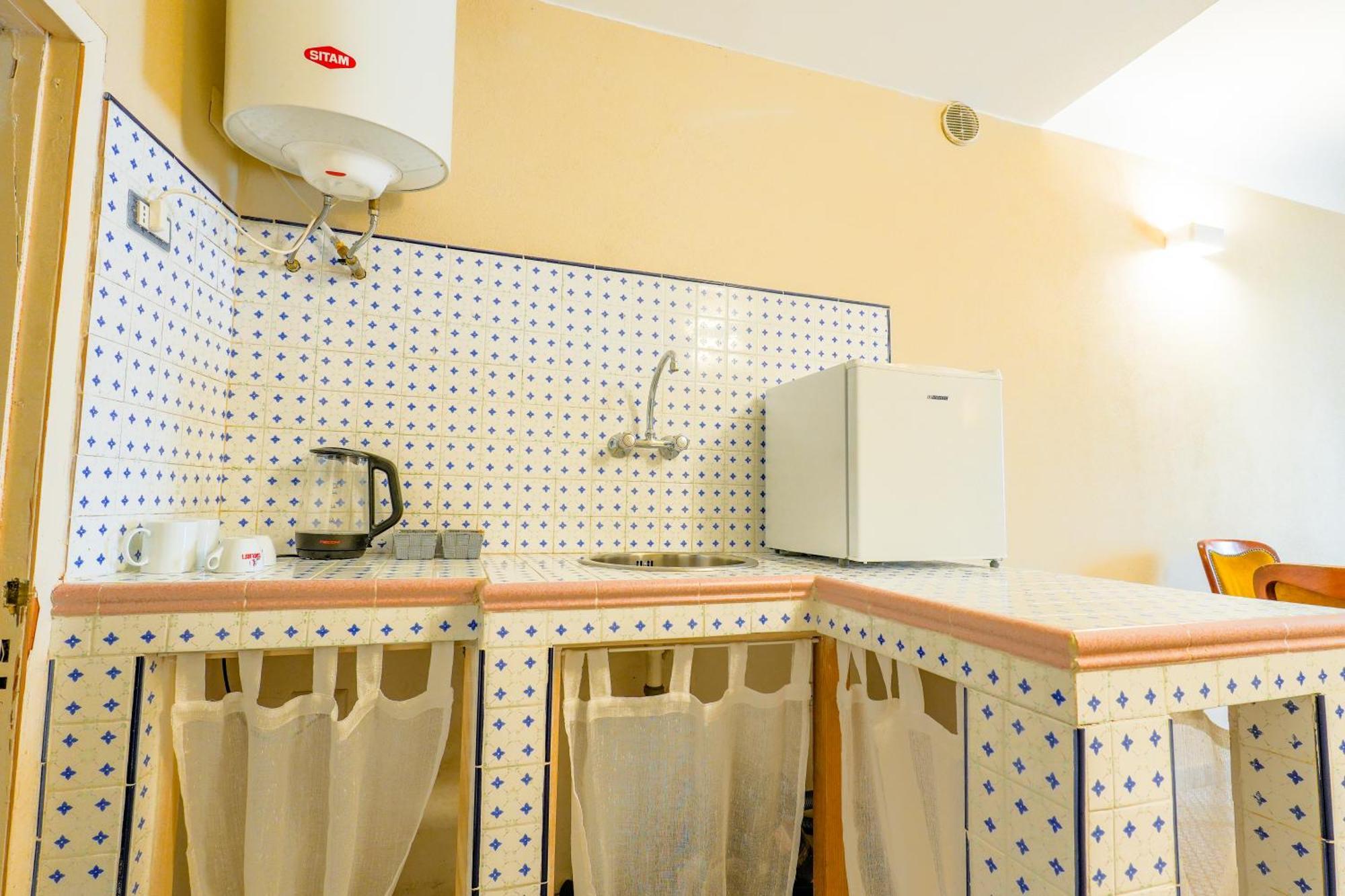 White Lerici Hotel Ngoại thất bức ảnh