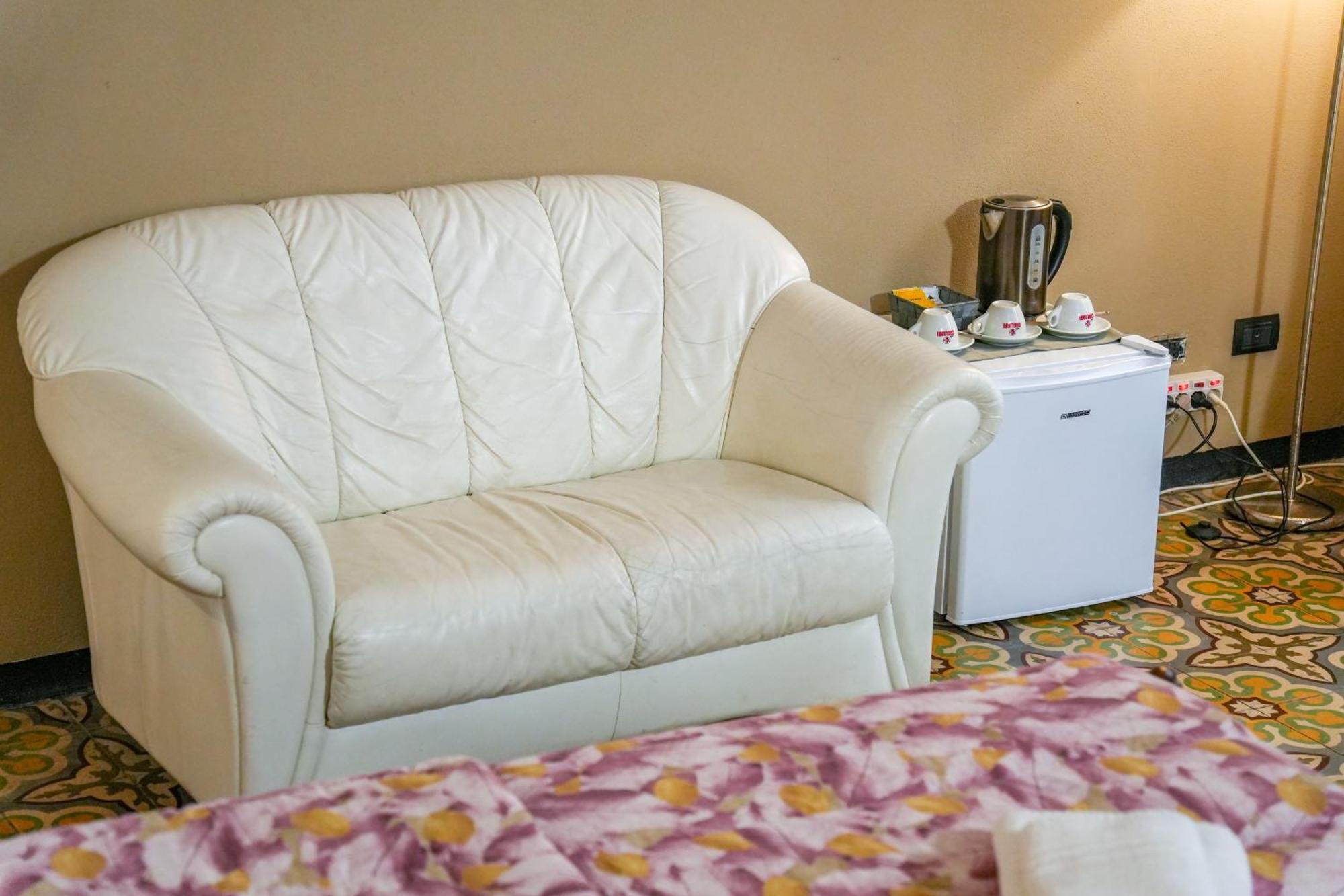 White Lerici Hotel Ngoại thất bức ảnh